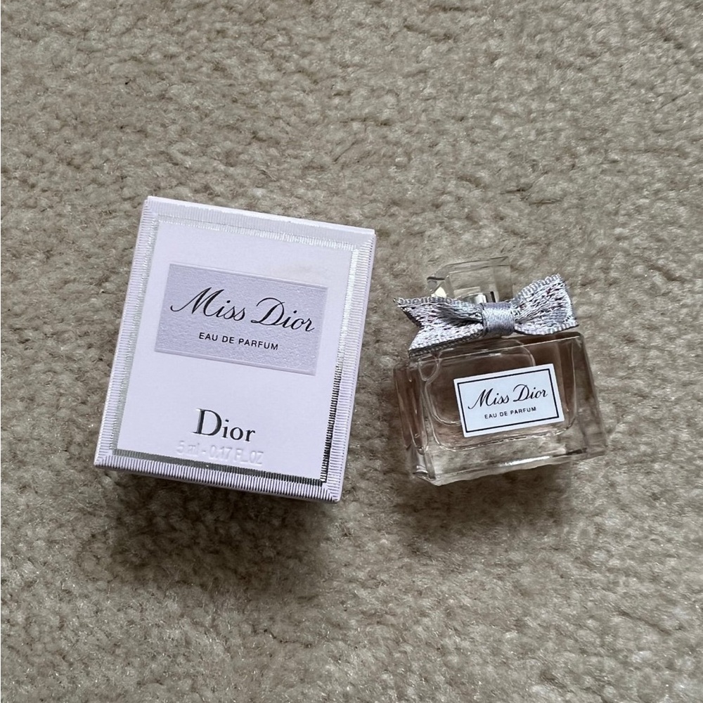 Miss Dior Eau de Parfum with Bow mini new with box 5 ml